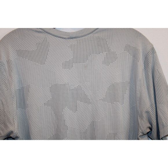 Lululemon mens light gray crewneck perforated workout short sleeve size large - Picture 6 of 7